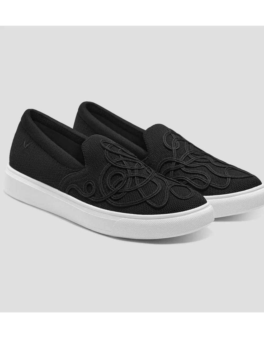 Vivaia V-Tune Embroidered Water resistant Knit Slip on Sneakers. Size 9